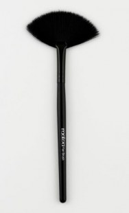 Кисть Malva Cosmetics Fan Brush / веерная кисть 004